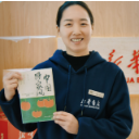 海报 | 书架背后的“微光”