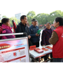 洪江市：学雷锋践行动  便民服务暖人心