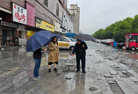 焕然一新！坨院街道佳惠超市人行道提质改造惠及民生