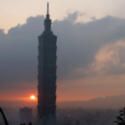 时评|美台勾连把戏拙劣注定玩火自焚