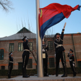 一支党和人民完全可以信赖的有坚强战斗力的队伍 ——写在第二个“中国人民警察节”之际