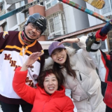 我和冬天的约会：居家防疫也能乐享冰雪！走近露台上的迷你冰场