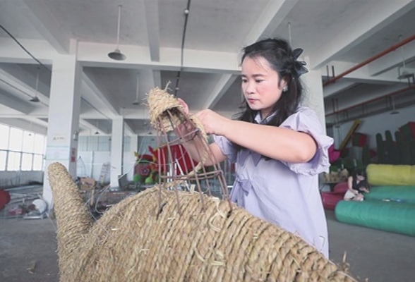 80后怀化妹子陈卓琳，将稻草做成年收入上千万元的文创产业