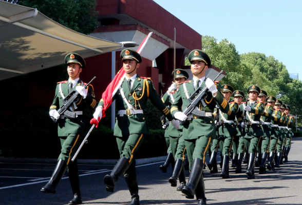 武警湘潭支队举行升国旗仪式 庆祝新中国成立73周年