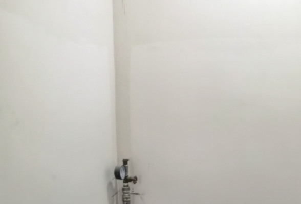 小区业主想建阳光房，找开发商拆水管，被水务公司索赔1.6万元