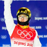 冬奥快评丨奋力逐梦，为家为国！