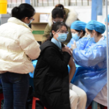 新冠疫苗作用多大？为何启动序贯加强免疫？权威专家详解疫苗接种热点