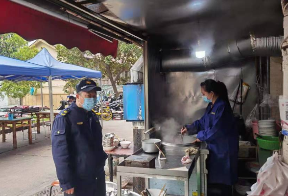 狠抓餐饮油烟，助力蓝天保卫战
