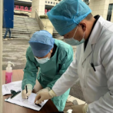 直面“病毒” 核酸筛查背后的“隐形战士”