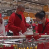 凡人微光丨社区居委坚守一线 为了“最后一公里”配送