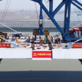新建福厦铁路安海湾特大桥合龙，中国高铁实现“跨海不减速”！