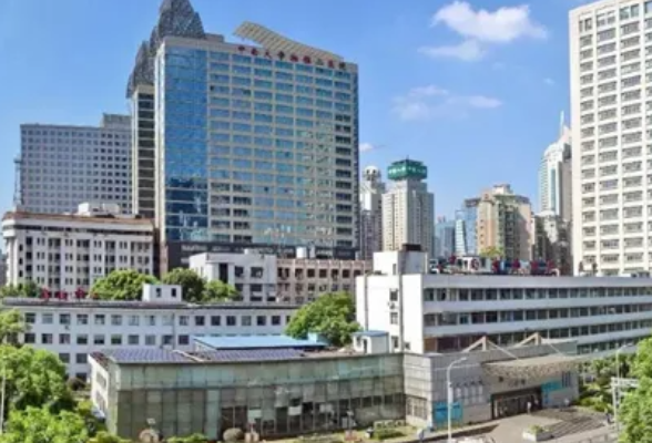 湘雅二医院门急诊医技楼封顶 预计明年5月投入使用