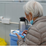 为了这位九旬老人,他们举办了一场特殊的出舱仪式……