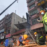 “想大口喝矿泉水”的女孩双腿保住了！还喝上了橙汁…