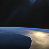 屏住呼吸！窗外是蓝星！