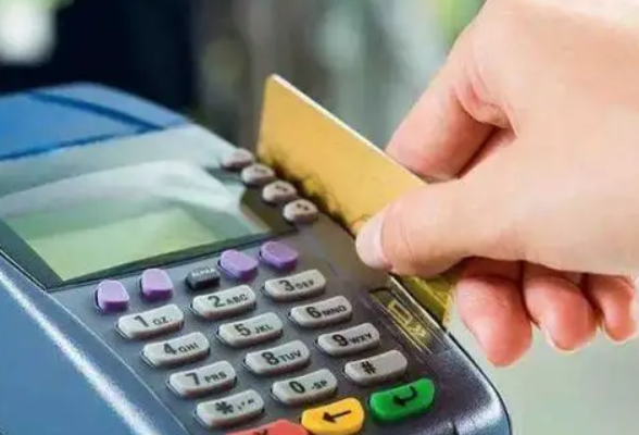 长沙宁乡一女子银行卡莫名被刷2万多元 一天内在多地消费97次