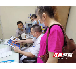 眼前一直感觉有红雾遮挡是怎么回事？这些眼底知识要清楚