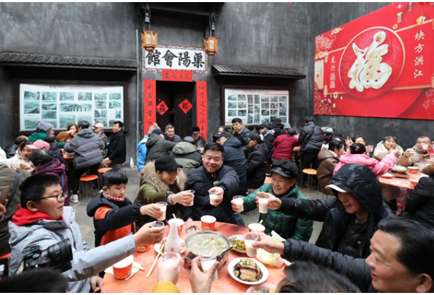 湖南洪江古商城老街福宴，农历小年的欢乐时光