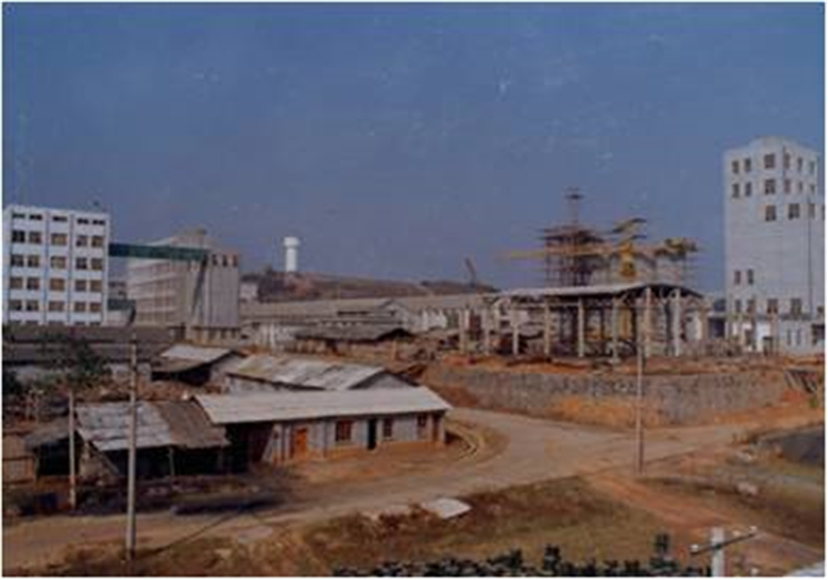 2、建设中的株洲市饲料厂,1988年正式投产.jpg 2、建设中的株洲市饲料厂,1988年正式投产.jpg