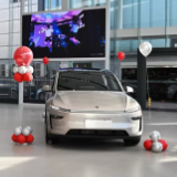 特斯拉长沙双店同启，服务网络精细化升级