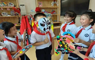 校园里的戏曲美育课堂： 清水塘绿地小学探索非遗“活态传承”新路径