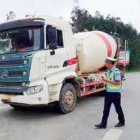 郴州公安交警严查“两客一危”、摩托车、电动自行车严重交通违法行为