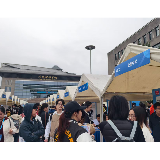 青椒评论丨从未名湖到洞庭湖, 赴湘江击水作时代中流