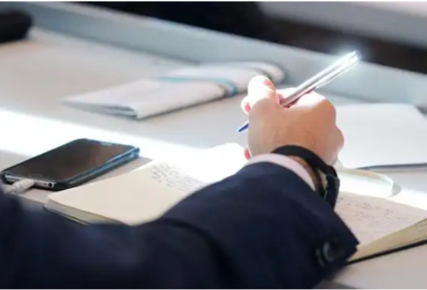 论道训练营丨评论写作的“厚”与“薄”