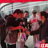 张家界市“湖南药具”志愿者活动走进高校