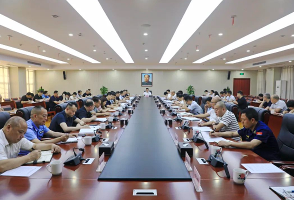 重拳出击一严到底 坚决刹住违规吃喝歪风 湘潭经开区召开集中整治违规吃喝工作推进会暨警示教育会议