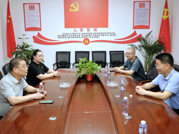 刘耀奇赴园区企业开展“七一”走访慰问并调研企业党建工作