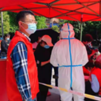 娄底市慈善志愿者协会服务在一线 共同抗疫暖湘中