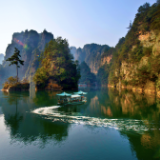 “大爱张家界”诗赛选登丨溪流的时光留不住峡谷的忧伤，青山的忧郁锁不住绿柏的成长