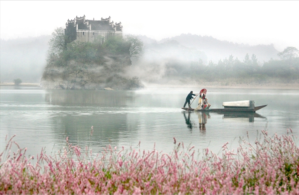 《轻舟入画》摄影  胡明高_副本.jpg