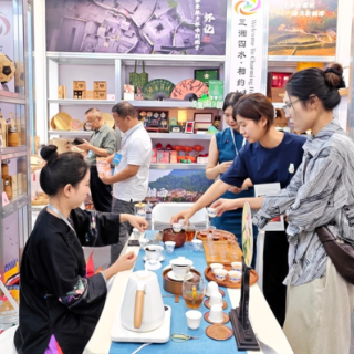 携湘绣、湘瓷、湘茶、湘酒 “湖南好礼”亮相良渚文创市集