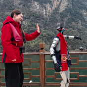 张旅集团引入景区机器人 打造科技文旅新体验