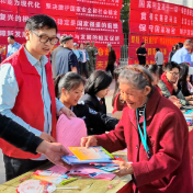 湖南多地结合全民国家安全教育日开展“扫黄打非”宣传活动