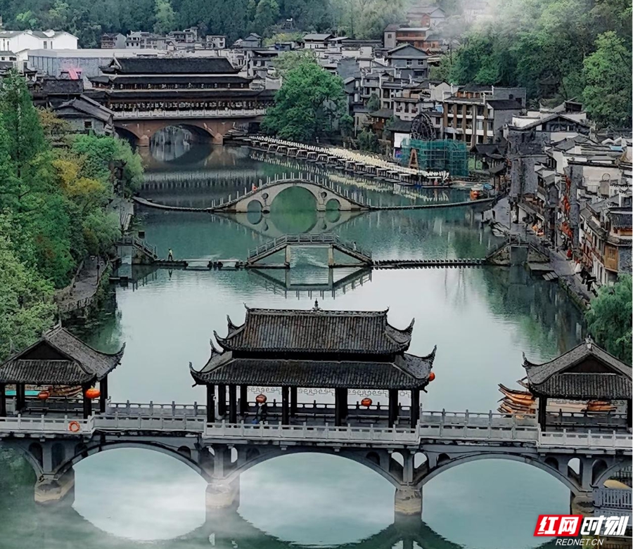 凤凰古城.jpg