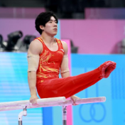 中国体操队世锦赛选拔测验收官 张博恒周雅琴重点突破