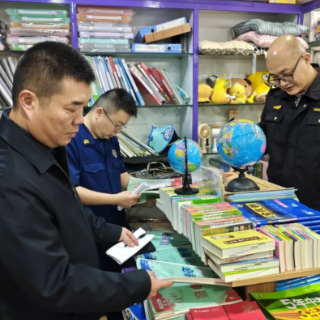 岳阳丨多地开展“双节”前“扫黄打非”专项检查