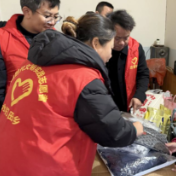 湖南省文联驻东子山村工作队开展春节前走访慰问活动