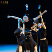 舞出少年新风采 鹭当代青少儿舞团在浏阳成立
