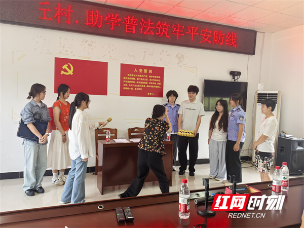 表演_副本.jpg