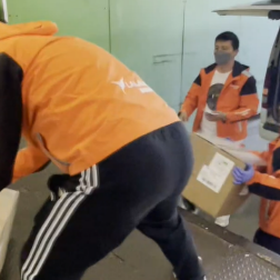 疫情下的香港丨公益物流平台“一呼百应”:司机一天跑四十多处 工作超十四小时