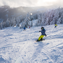人民体谈：冰雪铸雄魂，恒心淬芳华