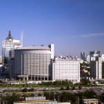 深化金砖合作，让进步的力量越聚越强（和音）