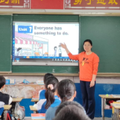 杨辉：我与孩子们的美妙“英”缘