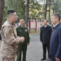 严华程蓓春节前夕走访慰问驻邵部队和消防救援队伍