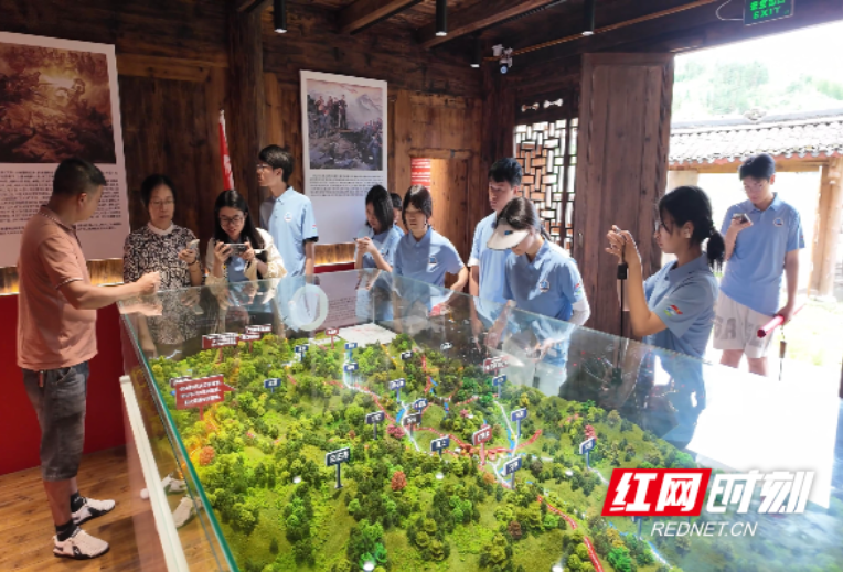 邵阳学院马院学子赴蓬瀛村开展暑期实践活动