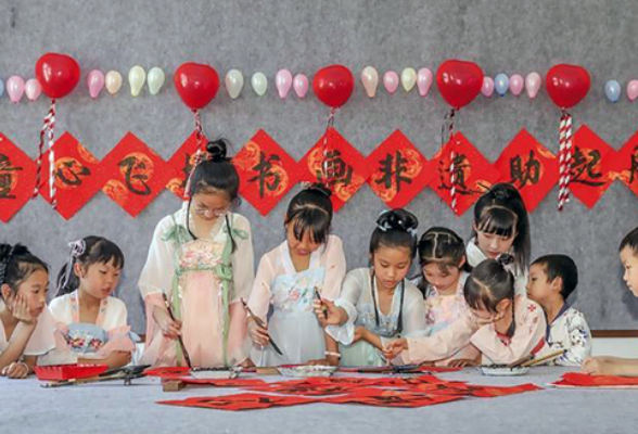 “非遗+”绘就民族团结“同心圆”